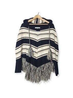 𝅺Dreamers Hooded Sleeved Poncho
